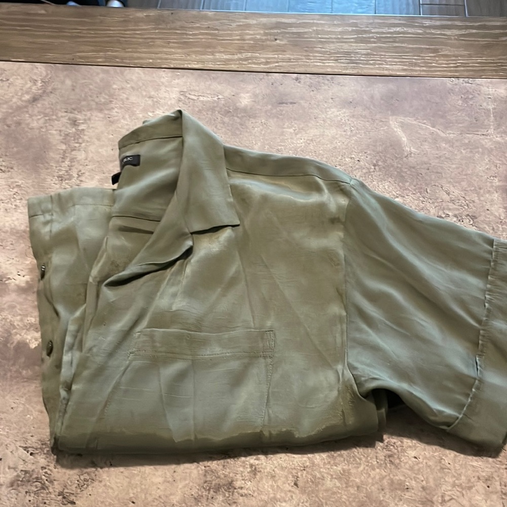 Banana Republic green top